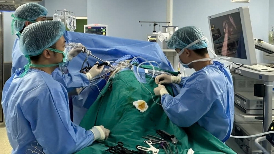 First autotransplant kidney surgery successfully performed in Vietnam